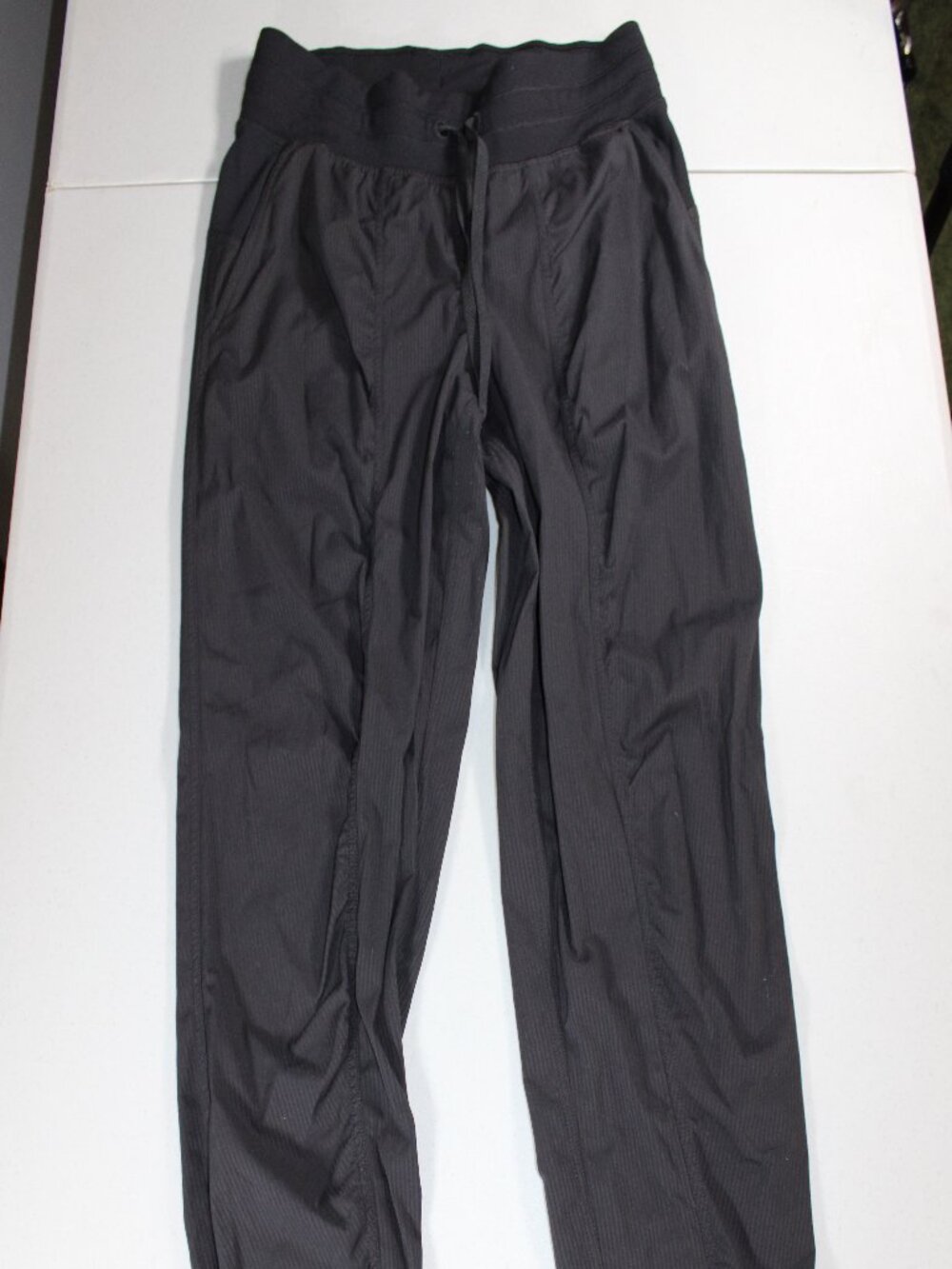 Lululemon Black Dance Studio Mid-Rise Jogger Full Length Athletic Pant